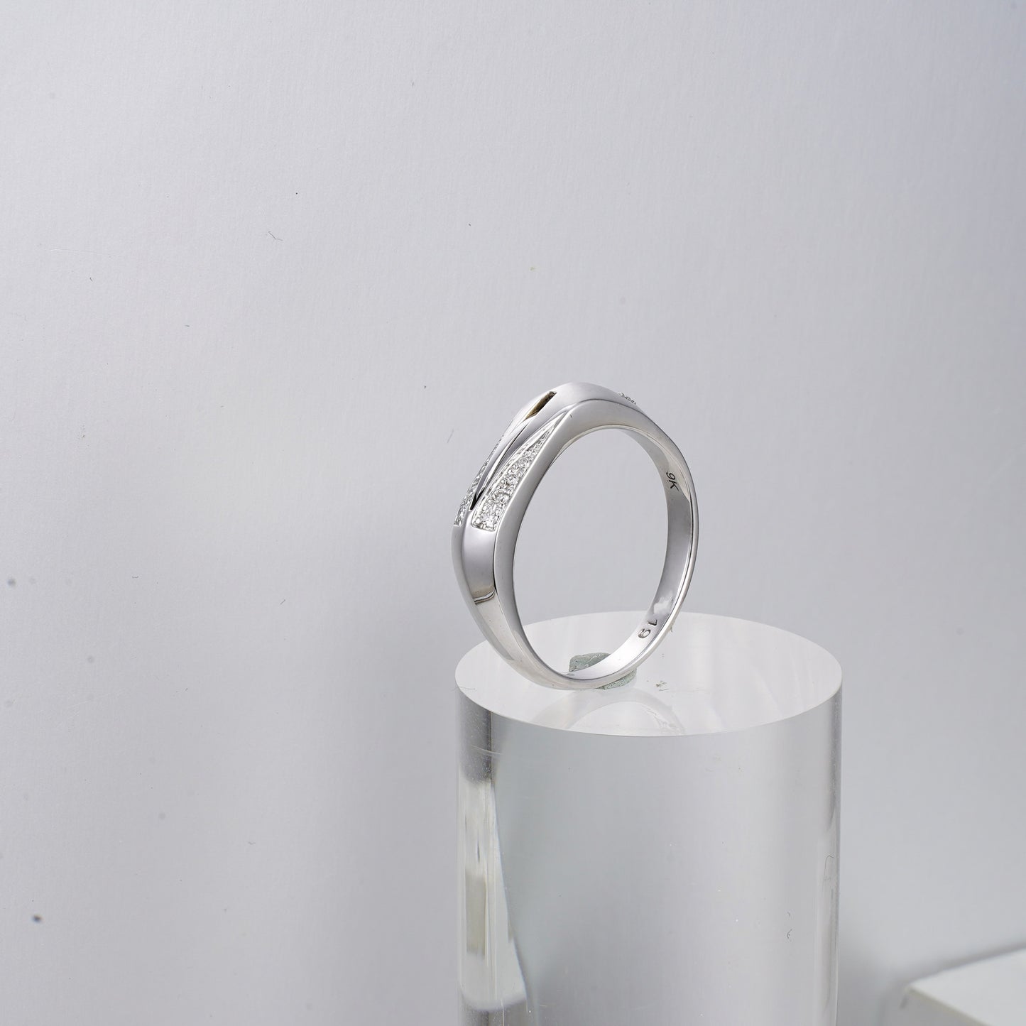 Shining crystal safety ring,self defense ring