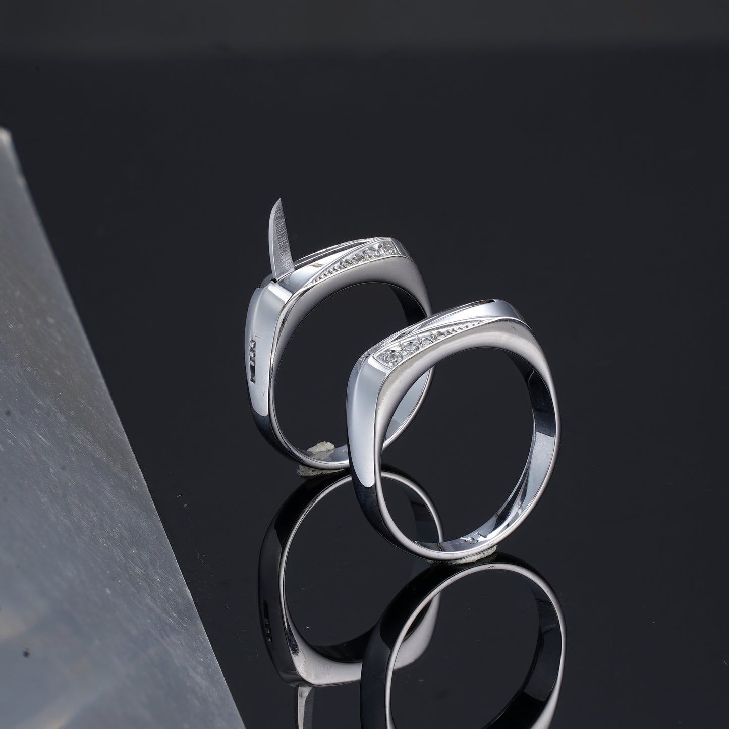 Shining crystal safety ring,self defense ring